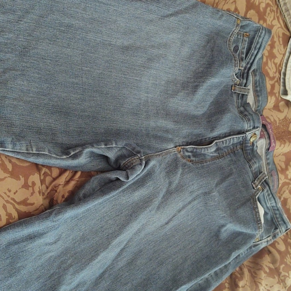 Gloria Vanderbilt jeans